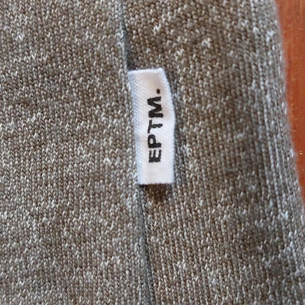 Distressed Sweater - Picture 4 of 6